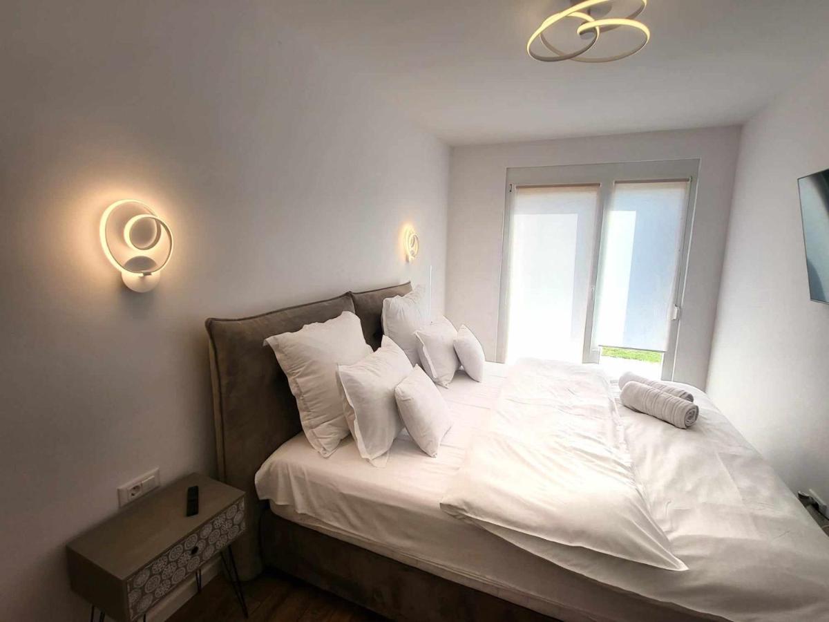 Sika Sunny Garden Apartment Арад Екстериор снимка
