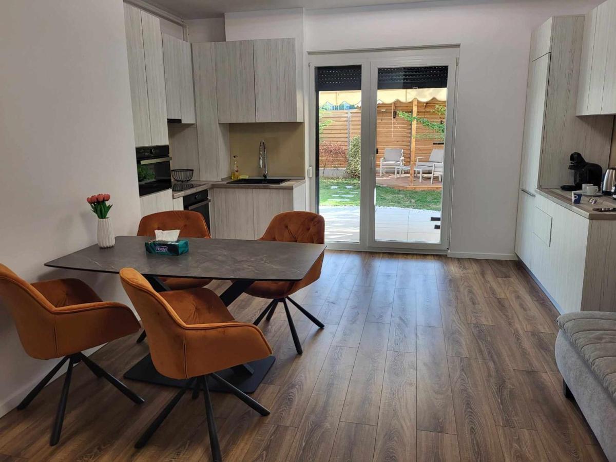 Sika Sunny Garden Apartment Арад Екстериор снимка