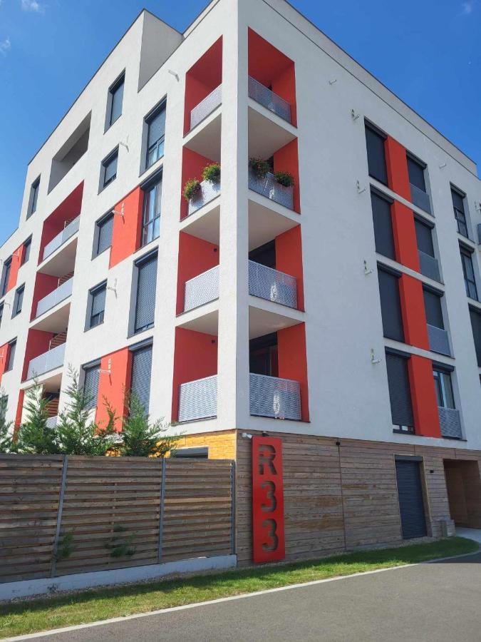 Sika Sunny Garden Apartment Арад Екстериор снимка